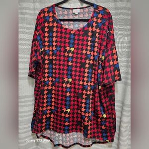 LuLaRoe Simply Comfortable Red Orange Blue And Yellow Arrow Pattern On Black
